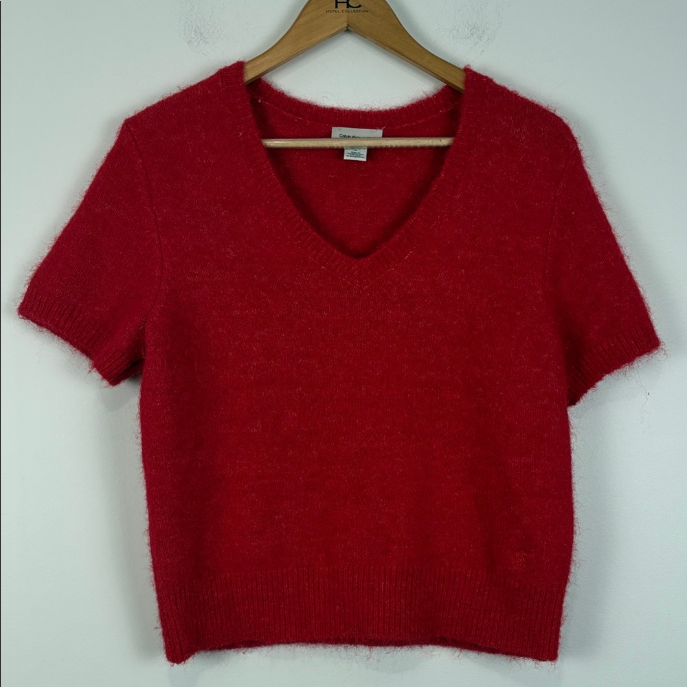 Calvin Klein Jeans Women’s Medium Sweater Short Sleeve Red Fuzzy 5% Wool Soft